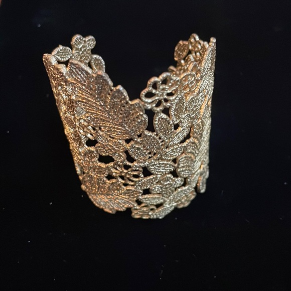 Stella & Dot Chantilly bracelet . - Picture 3 of 4